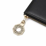 Charm Octogonal Doré avec Mousqueton – Image 2